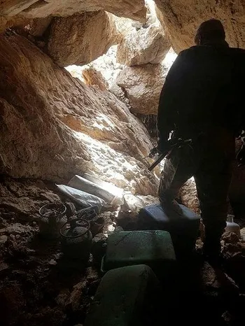 Siirt'te PKK'lı teröristlerin kullandığı 22 barınak imha edildi-2