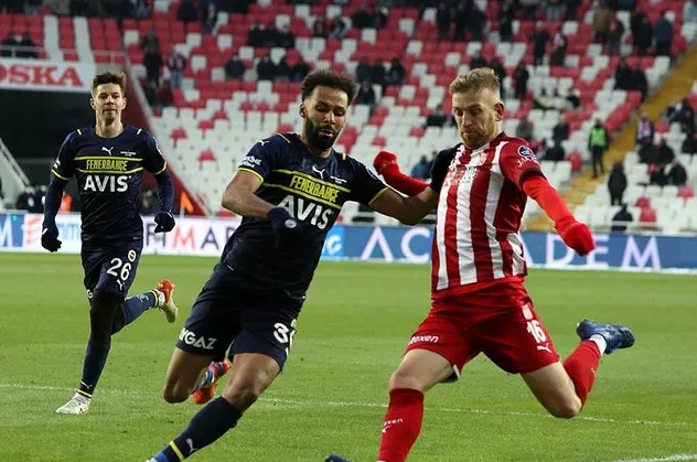 Fenerbahçe Sivas'ta takıldı! (Sivasspor 1-1 Fenerbahçe MAÇ SONUCU ÖZET)