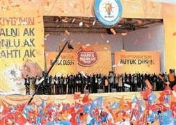 Her 100 kişiden 15'i AK Parti'nin üyesi
