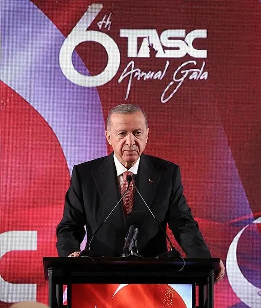 baskan-erdogan-tasc-tarafindan-duzenlenen-aksam-yemeginde-aciklamalarda-bulundu-1694999810058.jpeg