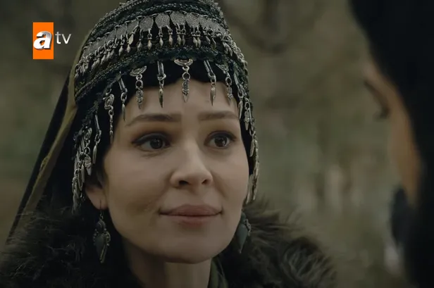 derdest-edip-tezgahini-baslarina-yikacak-kurulus-osman-47-bolum-fragmani-havadisle-sirra-kadem-basiyor-1613593920358.jpg Kefere nerede başını gösterirse orada ezeceğiz! Kuruluş Osman'ın yeni bölüm fragmanı yayınlandı-3