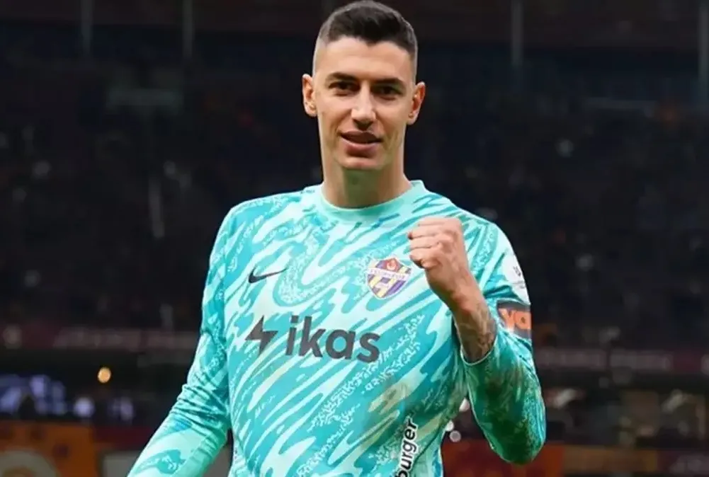 Berke Özer Lille’de!