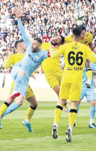 1. Lig playoff yarı final ilk maçında Erzurumspor evinde İstanbulspor'a mağlup oldu