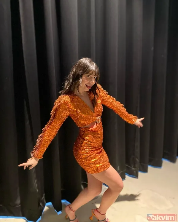 Alemin Kıralı’nın Oben’i Birsu Demir dekolteli pozlarıyla gündemde! Dua Lipa’ya benzetilen Birsu’ya bakın değişimi dudak uçuklattı - 7