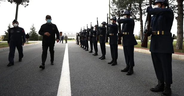 Milli Savunma Bakanı Hulusi Akar Pençe-Şimşek ve Pençe-Yıldırım operasyonları için Eskişehir'de!