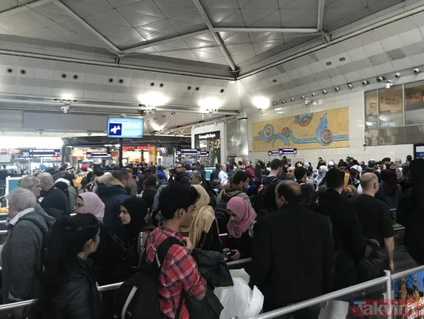 Atatürk Havalimanı’nda yılbaşı öncesi yoğunluk - 1