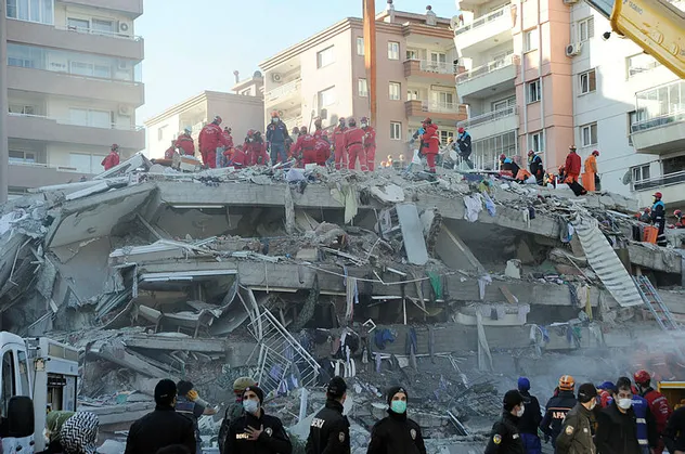 Onlarca kişiye mezar olan Rıza Bey ve Doğanlar apartmanları çürük raporlarına rağmen neden mühürlenmedi?