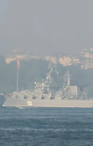 Son dakika: Rus savaş gemisi İstanbul Boğazı'ndan geçti!