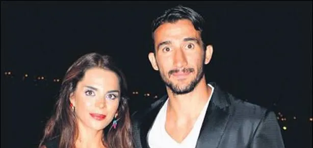 Topal çifti dostlarına iftar verdi!