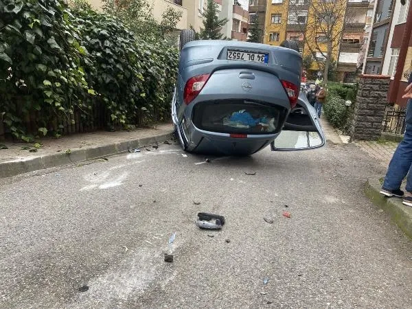 SON DAKİKA: Üsküdar’da korkutan kaza! Otomobil takla attı kadın sürücü yaralandı-2