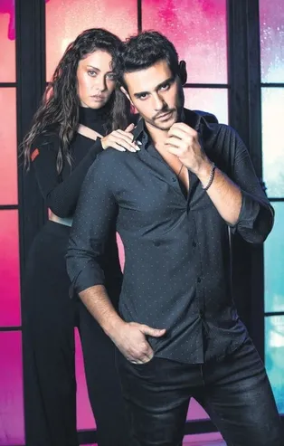 Cem Belevi ve Derya Uluğ'dan dostluk düeti