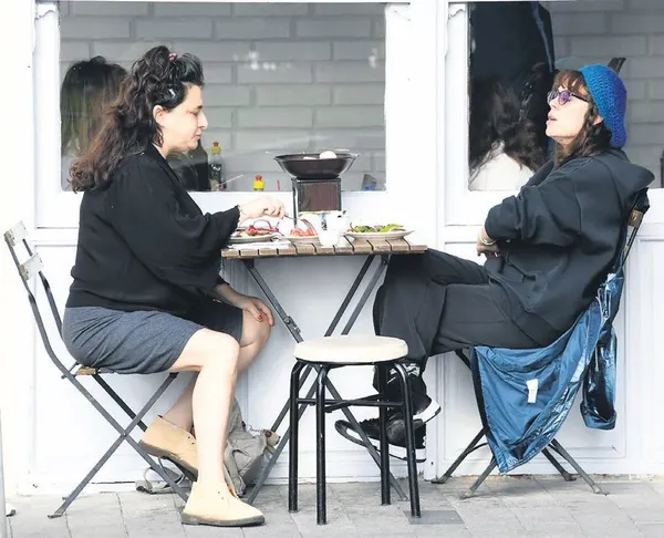 İlayda Alişan, önceki gün Nişantaşı'nda objektiflere takıldı-8