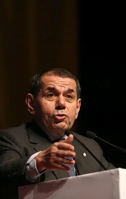 Dursun Özbek yönetimi ibra edildi