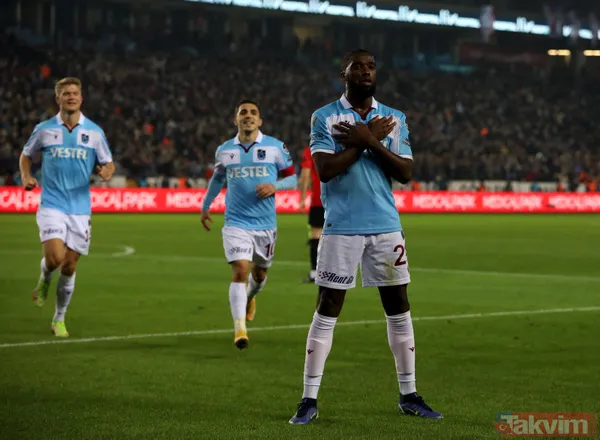 Trabzonspor - Gaziantep FK maçında ilginç olay! Arda Akbulut kaleye geçince Muhammet Taha Tepe maça motosikletle yetişti - 26