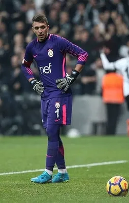 Muslera'nın istatistikleri yerlerde sürünüyor