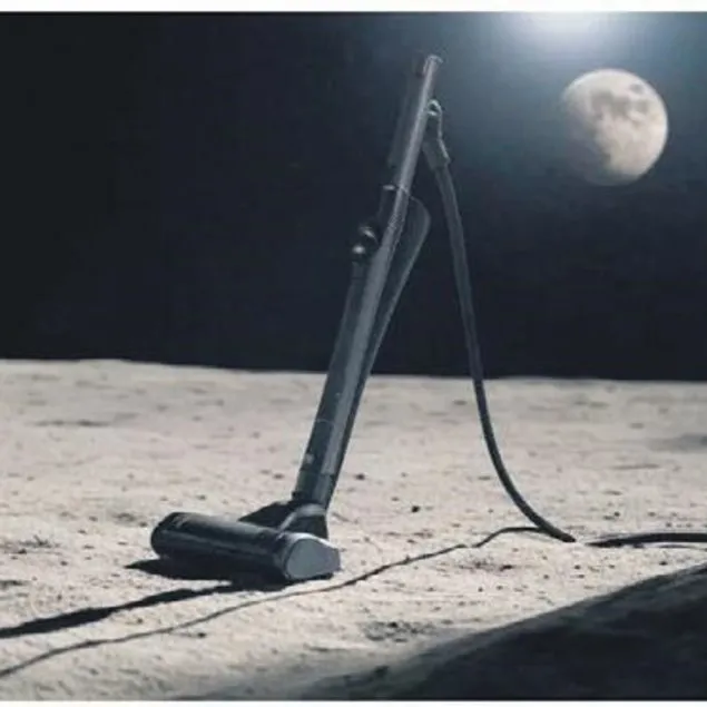 NASA, Ay’a elektrikli süpürge gönderiyor!