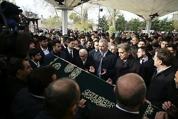 Saadet Partisi Kocaeli Milletvekili Hasan Bitmez İstanbul'da son yolculuğuna uğurlandı-3
