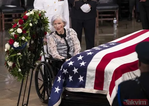 ABD'li Senatör McCain için Kongre'de tören düzenlendi - 15