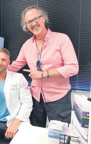 Dünya çapında ün yapan Dr. Serhat Gümrükçü kripto parayla tuttuğu kiralık katille, ortağı Gregory Davis’i katlettirdi