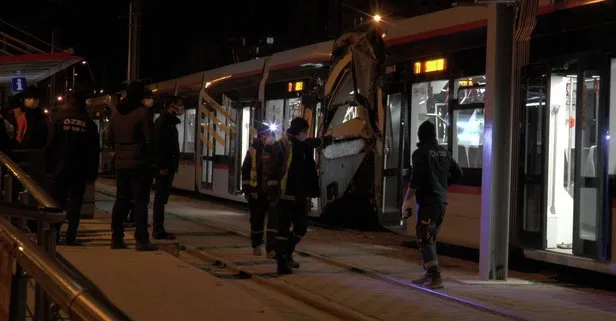 Kayseri’de aynı rayda giden iki tramvay çarpıştı: Yaralılar var