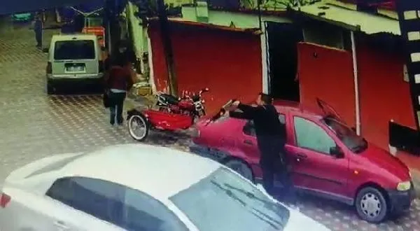 SON DAKİKA: Sokak ortasında pompalı dehşeti! Annesinin eski eşini öldürdü: O anlar güvenlik kamerasında-3