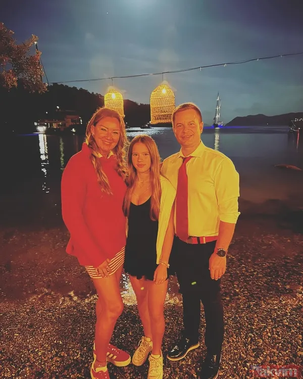 16 yıl önce evlenmişlerdi! Pınar Altuğ aşka geldi! “İyi ki sormuşsun” Kızının babası Yağmur Atacan ile romantik paylaşım... - 19