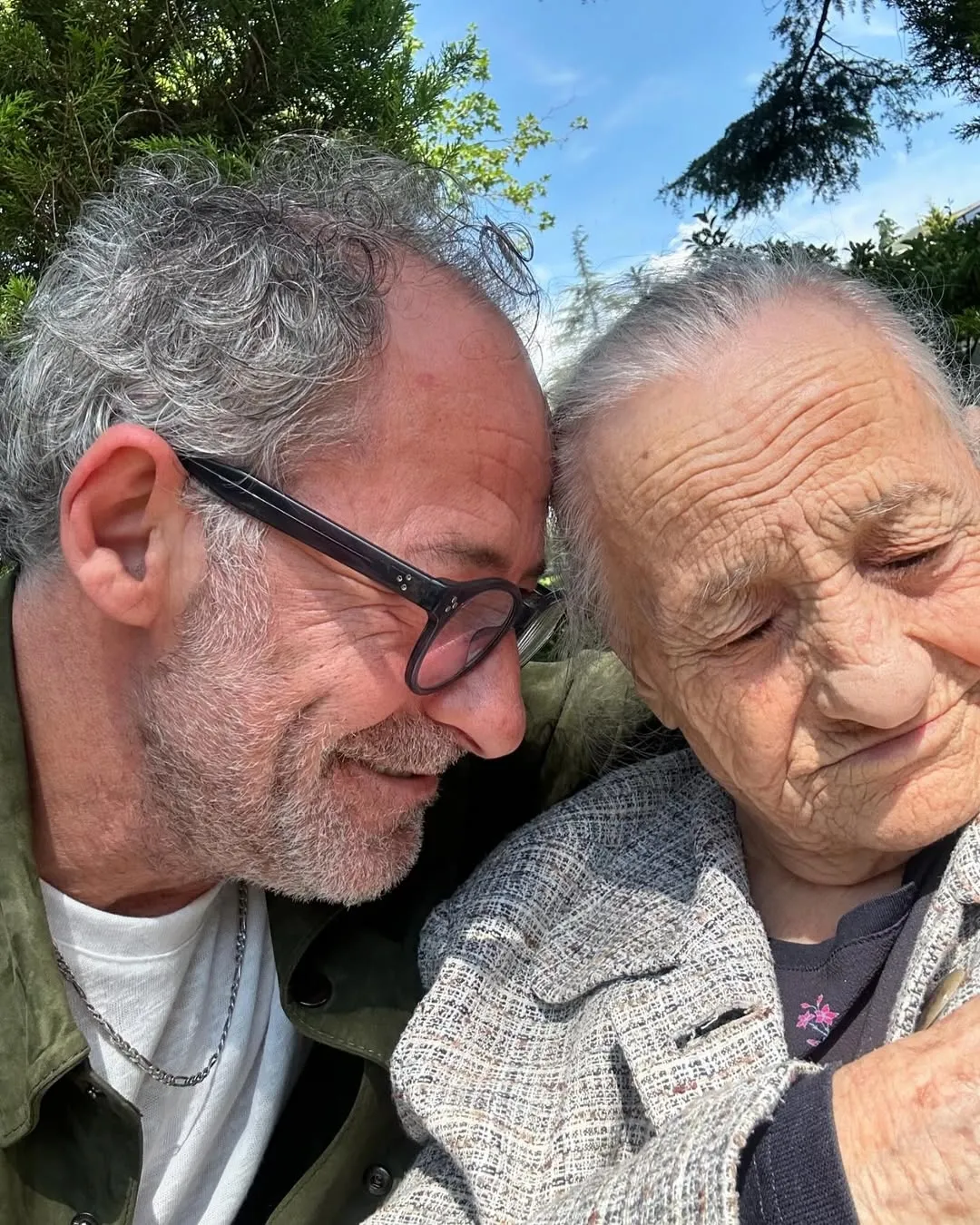 1782303359204.jpg Oyuncu Levent Can’ın acı günü! Annesi Makbule Can hayatını kaybetti-3