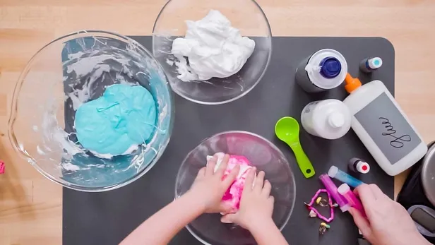 evde-kolay-borakssiz-tutkalsiz-tras-kopuksuz-slime-yapimi-slime-nasil-yapilir-malzemeleri-neler-iste-tarifi-1699622693038.jpg Slime nasıl yapılır, malzemeleri neler? Evde kolay borakssız tutkalsız traş köpüksüz SLİME YAPIMI! İşte tarifi...-4