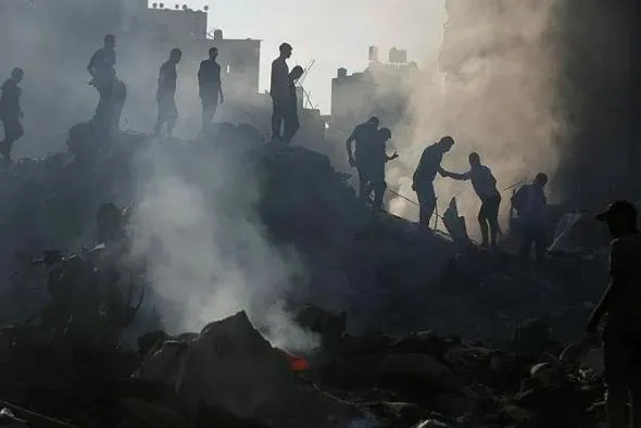 1698962950654.jpeg İşgalci İsrail sivilleri hedef aldı! Tel Aviv 3 mülteci kampına aralıksız bomba yağdırıyor-6