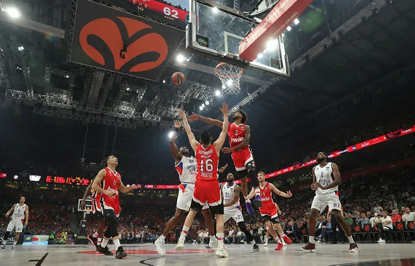 anadolu-efes-olympiakosu-devirerek-finale-yukseldi-1652983181438.jpg Anadolu Efes, Olympiakos'u devirerek finale yükseldi!-4