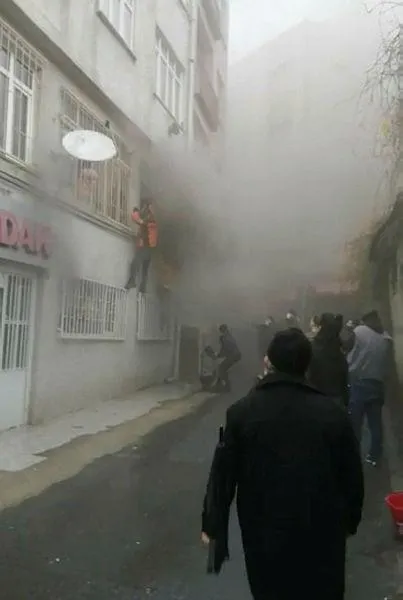 Fatih'te can pazarı: Pencereden atladılar!-5