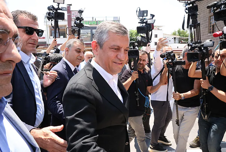 Özgür Özel yeni partinin sinyalini verdi!