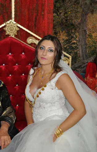 ABD'den Çukurca'ya gelin geldi