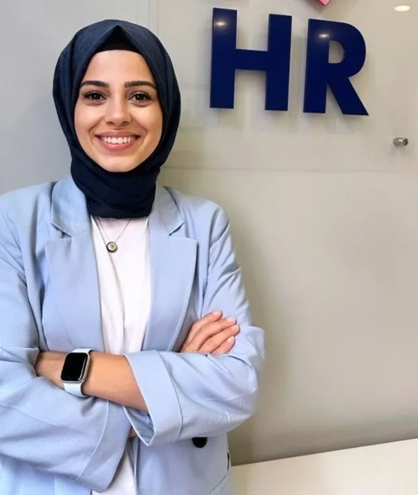 Taner Çetin kız arkadaşı Ayşegül Karslı’yı İBB’de Eğitim Şefi yaptı, bir de üstüne makam odası verdi (Takvim.com.tr)