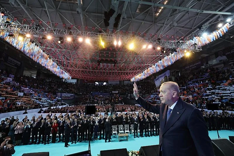 Başkan ve AK Parti Genel Başkanı Recep Tayyip Erdoğan, partisinin Antalya 8. Olağan İl Kongresi'ne katılarak konuşma yaptı. (AA)