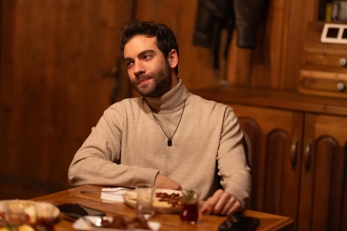 safir-16-bolum-nefes-kesecek-kavusmanin-onunde-yeni-bir-engel-var-1702643340057.jpg Safir 16. bölüm nefes kesecek: Kavuşmanın önünde yeni bir engel var!-2