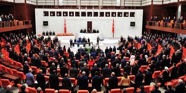 ukraynada-bir-yanda-misket-ve-vakum-bombalari-diger-yanda-ilkel-molotof-kokteyl-silahi-1646259597314.jpeg Ukrayna'da bir yanda misket ve vakum bombaları diğer yanda ilkel molotof kokteyl silahı!-6