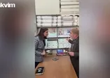 Yaşlı vatandaş Başkan Erdoğan'a olan sevgisini böyle dile getirdi! O anlar sosyal medyada gündem oldu