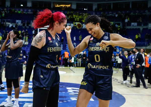 son-dakika-fenerbahce-safiport-fiba-kadinlar-avrupa-ligi-dortlu-finalinde-finale-yukseldi-1649449817894.jpg SON DAKİKA: Fenerbahçe Safiport FIBA Kadınlar Avrupa Ligi Dörtlü Finali'nde finale yükseldi-6
