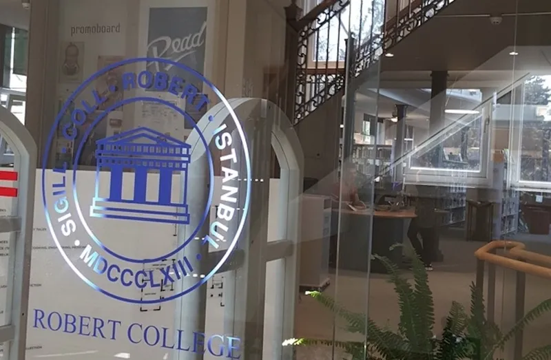 robert-kolejinden-pedofili-jeffrey-epsteine-mail-turkiye-islamlasiyor-deyip-fon-koparmak-istedi-kim-bu-thomas-1769879196569.jpeg Robert Koleji'nden pedofili Jeffrey Epstein'e mail! "Türkiye İslamlaşıyor" deyip fon koparmak istedi: Kim bu Thomas Landon?-2