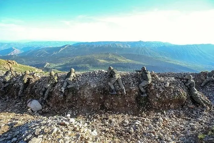 Metina'ya TSK kilidi: Mehmetçik inlerini başlarına yıktı! En az 26 terörist etkisiz hale getirildi | SİHA'lar terör hedeflerini vuruyor-3