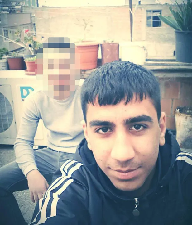 Adana'da bir lisede dehşet! Yan bakma yüzünden çıkan kavga kanlı bitti-3