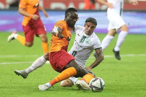 son-dakika-olayli-macta-kazanan-galatasaray-giresunsporu-2-0la-gecti-1629147344631.jpeg