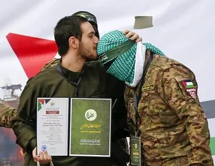 Gazze’de rehine takasına damga vuran an! İsrailli esir Kassam savaşçısını alnından öptü