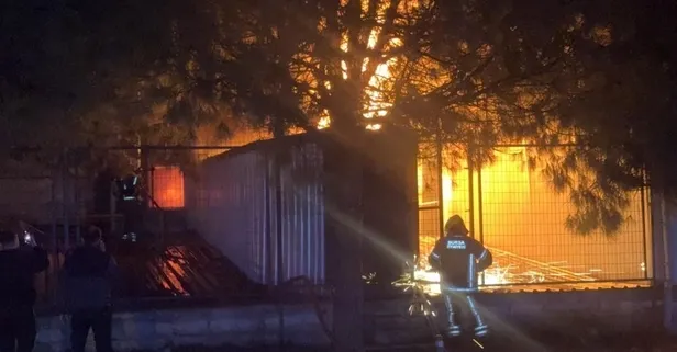 Bursa'da kimyasal kaplama fabrikasında yangın çıktı! Ekiplerin müdahalesi sürüyor