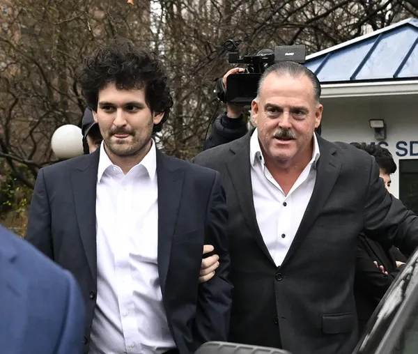 ftxin-eski-ceosu-sam-bankman-fried-250-milyon-dolarlik-kefaletle-serbest-birakilacak-1671741737833.jpg FTX'in eski CEO'su Sam Bankman-Fried, 250 milyon dolarlık kefaletle serbest-4