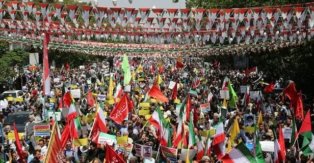 Tahran'da halk İsrail saldırılarına karşı meydanlara döküldü