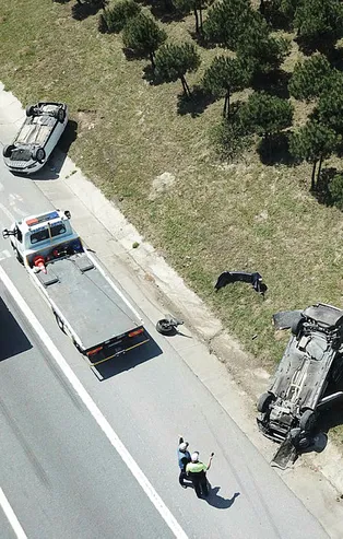 TEM'de trafiği kilitleyen kaza! Makas faciası