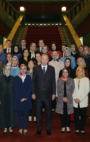 Başkan Erdoğan halı fabrikası çalışanlarını kabul etti