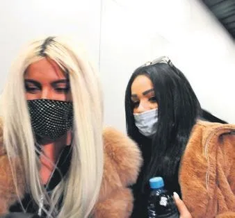 otobuste-temizlik-yapan-sofor-aracinda-buldugu-poseti-cop-sandi-icinden-para-cikti-1643840477323.jpeg Otobüste temizlik yapan şoför aracında bulduğu poşeti çöp sandı içinden para çıktı-12